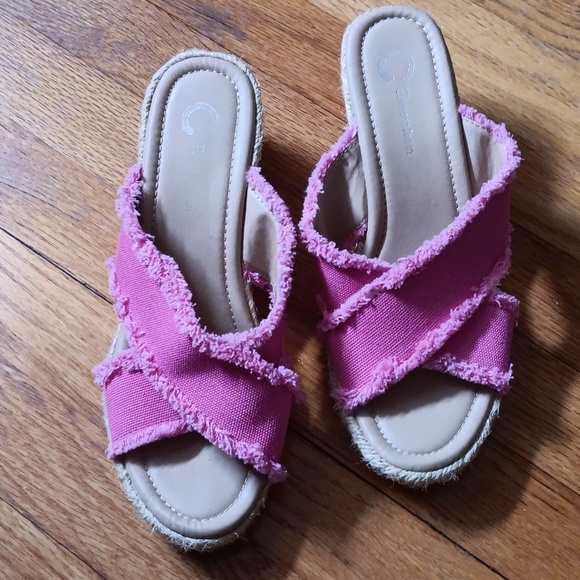 Journee Collection ShanniRaw Edge Comfort Foam Canvas Wedge Sandal ■ Size 8 - Picture 3 of 10